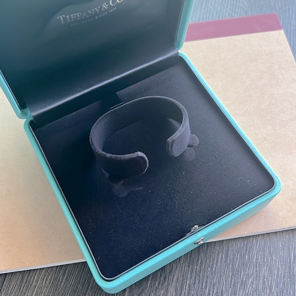 Tiffany bracelet storage box. - Picture 6 of 10